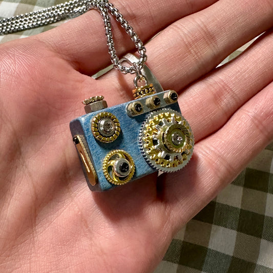 Chrobo –small camera-style handmade punk-style robots, necklaces and bag charms