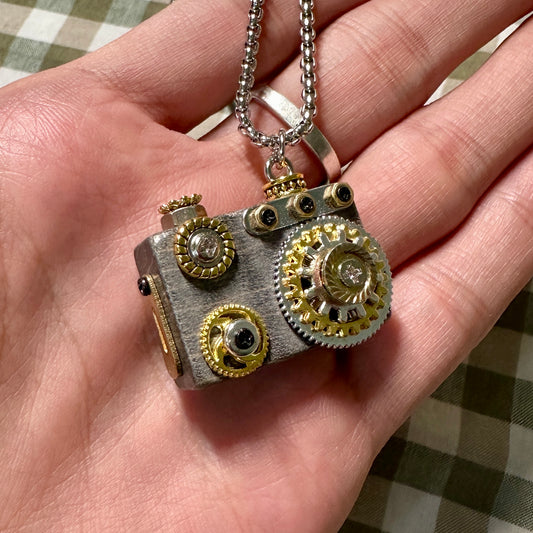 Chrobo –small camera-style handmade punk-style robots, necklaces and bag charms